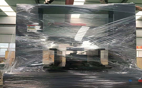 客户订购集装箱用板材抗折试验机打包发货